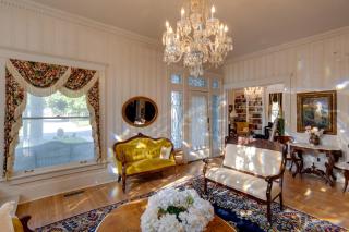Walk to The Square! Historic Lawrenceburg Home - 4