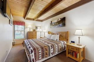 Cozy up with a book or swim in the lakefront pool just minutes from Heavenly - 1