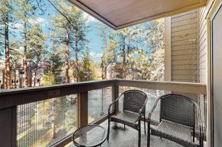 Resort-style relaxation at Lakeland Village Loft with incredible amenities - 7