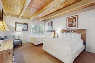 Resort-style relaxation at Lakeland Village Loft with incredible amenities - 1
