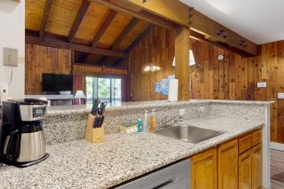 3-story townhome with fireplace pool & private beach access - walk to dining - 6