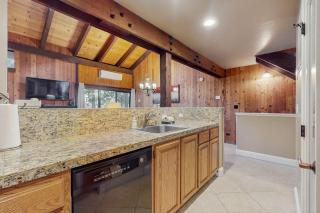 Cozie home with a stone fireplace near Ski Run Marina - new mini split ac - 3