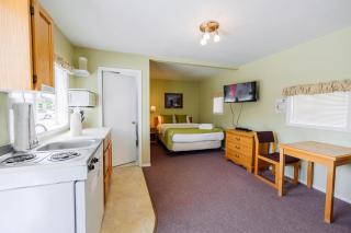 Studio Suite 4 Green Gables Resort - 7