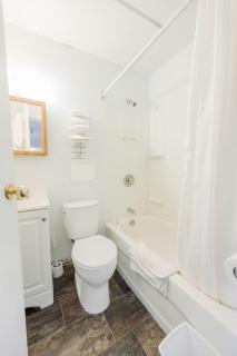 Suite 12 Green Gables Resort Lake View Retreat - 5