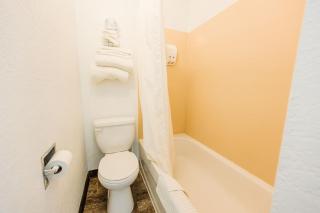 Suite 15 Green Gables Resort Lake View Retreat - 2