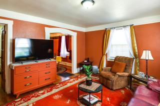 Walk to New Mexico Military Institute! Cozy Escape - 7