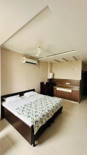 Flat in Malviya Nagar Near GT & WTP - 5