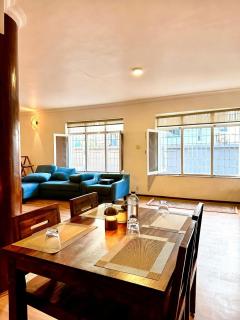 Winston's Speakeasy & Inn - 5