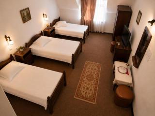 Millenium Castle Sibiu - Parking on Site - BIKERS' Haven in the Heart of Romania's Legendary Roads - Rest in Comfort # - 4