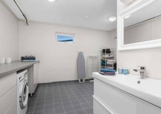 Detached house by bike trails and bathing water - 2
