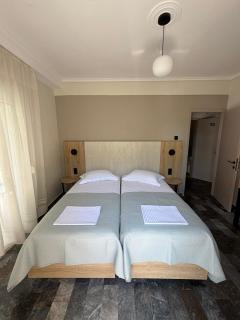 Hotel Angela - 1