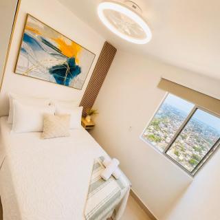Ivory Tide, Sea View, Pool & Coastal Calm - 1