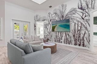 Backyard Oasis Game Room Luxury Heated Pool - 9