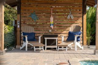 Backyard Oasis Game Room Luxury Heated Pool - 7
