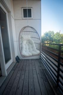 Stylish Townhome with Houston Skyline Views - 5