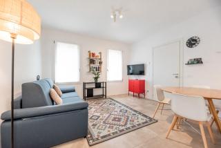 Elegant City-Center Apartment in Villa - Private Parking - 9