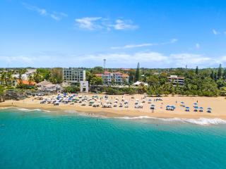 Beachfront 1BR Condo by Alicia Beach - 5
