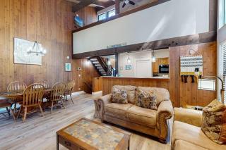 Escape to the lake for luxury amenities near Ski Run Marina & Heavenly - 7