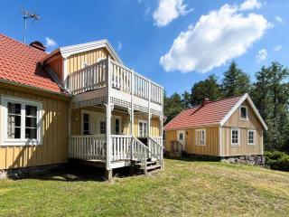 9 person holiday home in GULLABO - 9