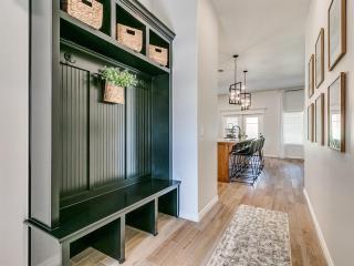 Suburban Shangri-La Where Comfort Throws a Party! - 9