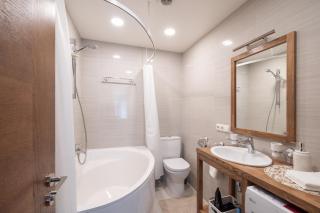 Old Town 75sqm flat in a modern building - remote work setup - 6