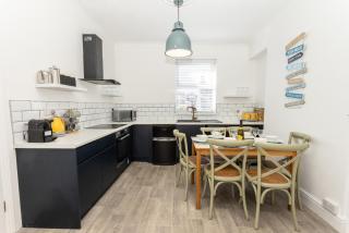 Ivydene - 3 bedroom house -Tenby - 6