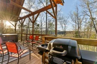 Nature Retreat Near Buffalo River with Hot Tub - 7