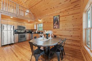 Jasper Cabin with Hot Tub, Fire Pit & Mountain Views - 3