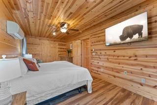 Jasper Cabin with Hot Tub, Fire Pit & Mtn Views - 4