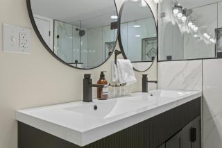 The Luxe/Secluded/Hot Tub/2 King Beds/Game Room - 4