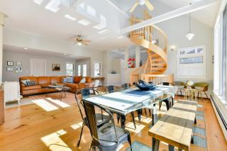 Families - Enjoy Harwich, Pool, Large Hot Tub & AC! - 0