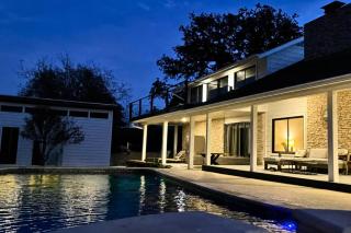 Upstay Modern Home Near Golf Course and Downtown - 9