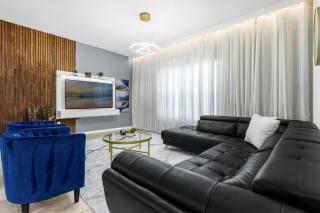 5 Bedroom 4 Bathroom Paradise Palms 8964 Cp - 0
