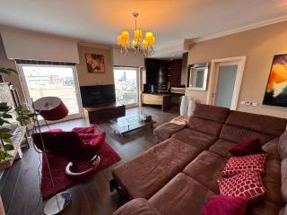 Luxury Penthouse with Large Terrace & Heated Jacuzzi - 2