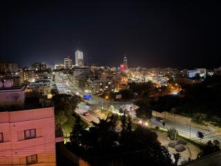 Luxury Penthouse with Large Terrace & Heated Jacuzzi - 8