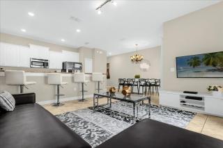 4 Bd 3 Ba Paradise Palms 2951 Bp - 0