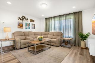 5 Bedrooms55 Bathroomswindsorwestside 8973 Rs - 1