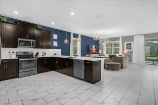 9 Bedroom 5 Bathroom Storey Lake 2862 Bd - 4