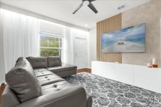 3 Bd2 Ba Lucaya Village 13-102 - 0