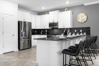 8 Bd 5 Ba Storey Lake 2909 Ps - 3