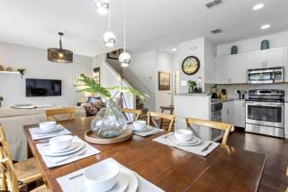 4 Bd 3 Ba Lucaya Village 26-108 - 2