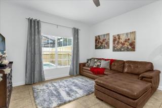 4 Bedroom 3 Bathroom Paradise Palms 8953BP - 9