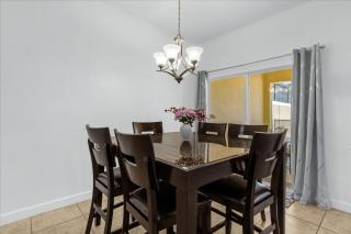 4 Bedroom 3 Bathroom Paradise Palms 8953BP - 7