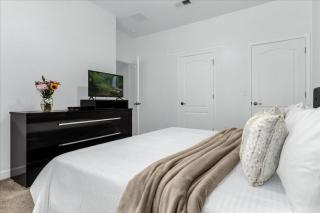 4 Bedroom 3 Bathroom Paradise Palms 8953BP - 1