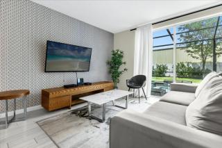 4 Bedrooms 35 Bathrooms Le Reve 4423 Lr - 0