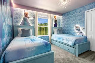 5 Bedroom 4 Bathroom Storey Lake 2601 SS - 0