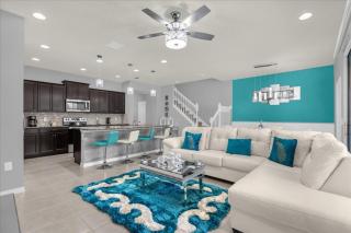 5 Bedroom 45 Baths Windsor Westside 2424 Td - 0