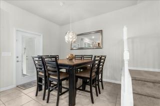 5 Bedrooms 4 Bathrooms Solterra 7436 Ol - 1