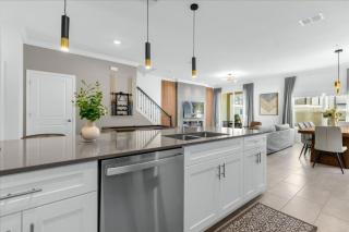5 Bedrooms 4 Bathrooms Storey Lake 2612 Rt - 4