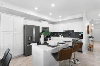 2 Bedroom 2 Bathroom Storey Lake 3120-103 Pc - 3